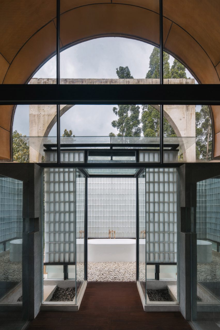 Sanctuary Tunnel Garden by RAD+ar
