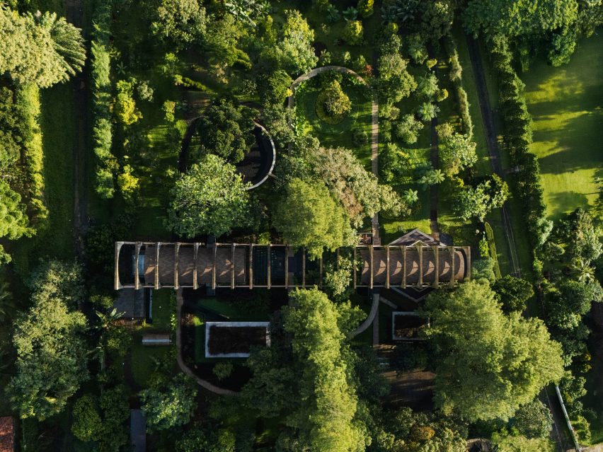 Sanctuary Tunnel Garden by RAD+ar