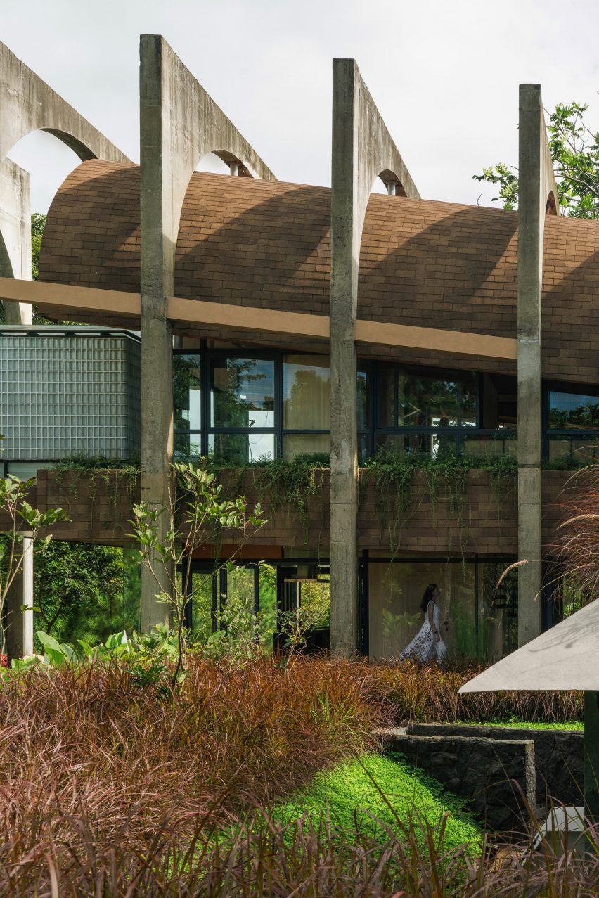 Sanctuary Tunnel Garden by RAD+ar