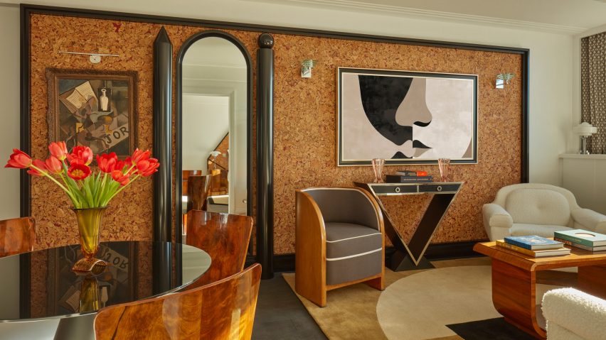 Cork panelled room