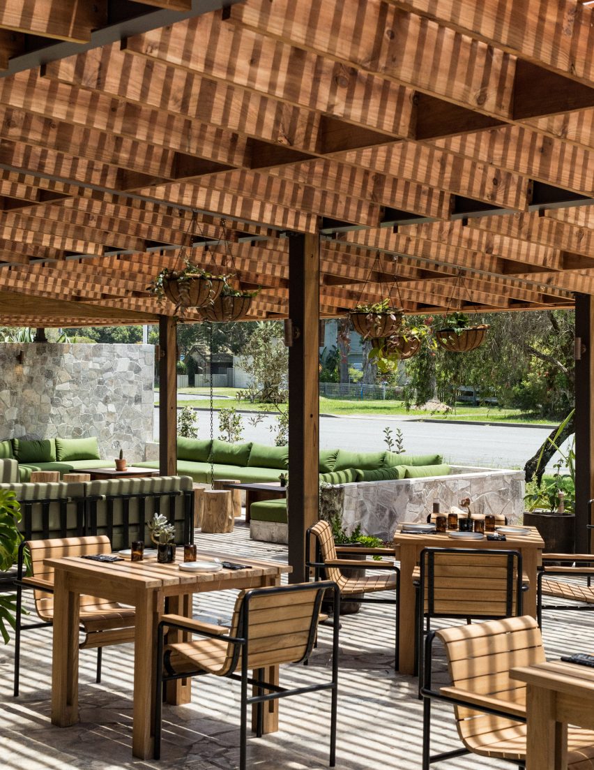 dining are under shaded pergola