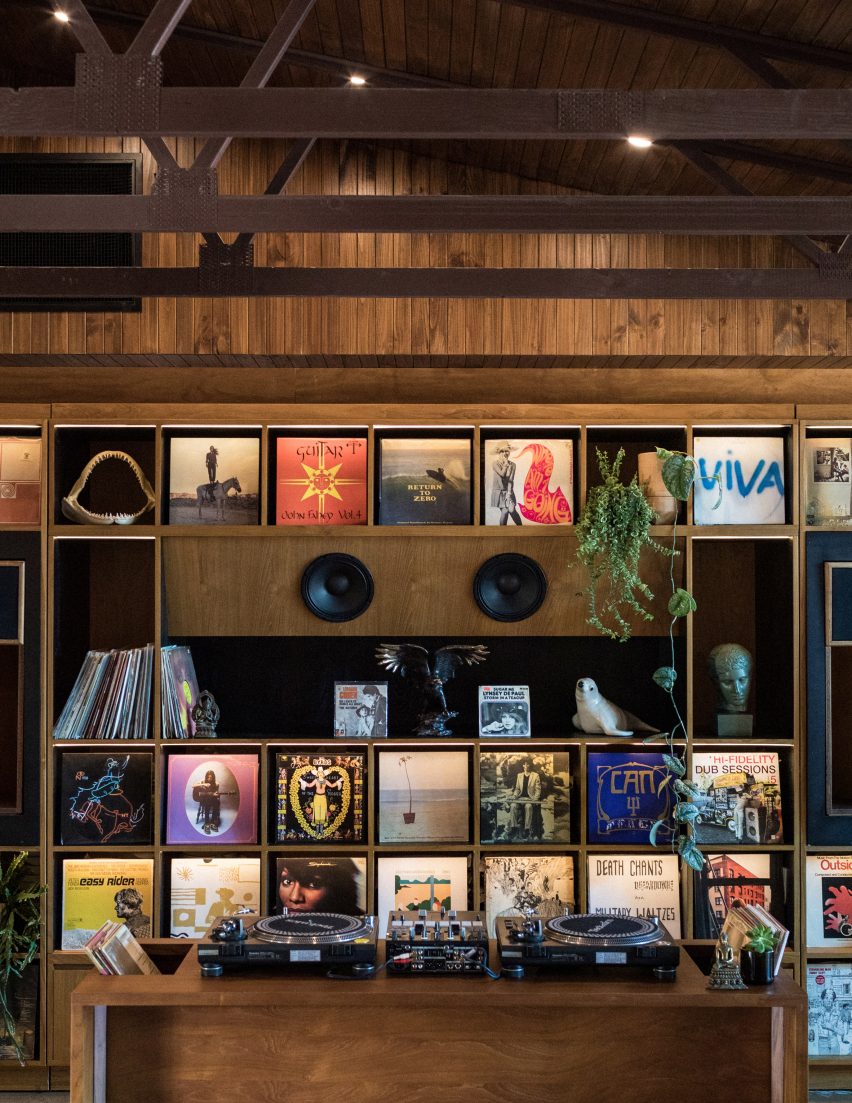 Speaker display unit with vinyl records