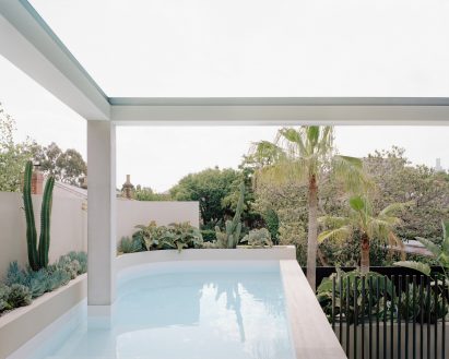 Swimming pool at South Yarra House by Pandolfini Architects