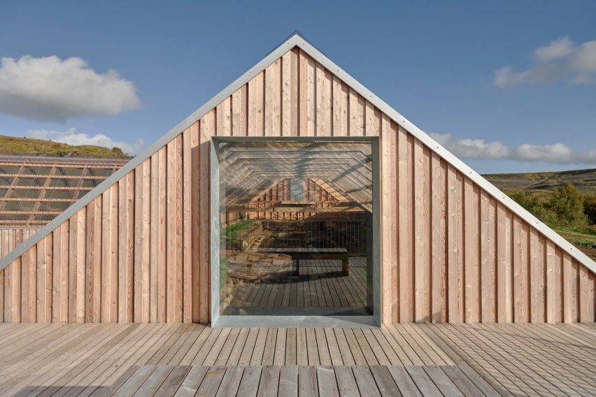 Timber shelter at the Stöng Viking ruins by Sp(r)int Studio