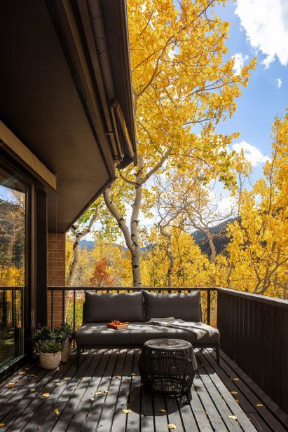 Mid-century renovation by Studio B Architecture + Interiors
