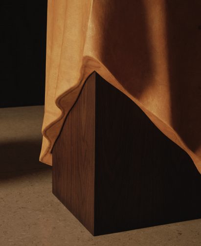 Close-up photo showing the edge of the tablecloth-like element in the Duk x Reishi furniture series