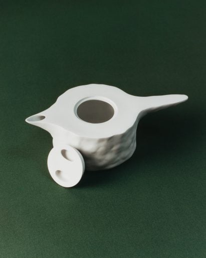 Minsuk Cho teapot in white
