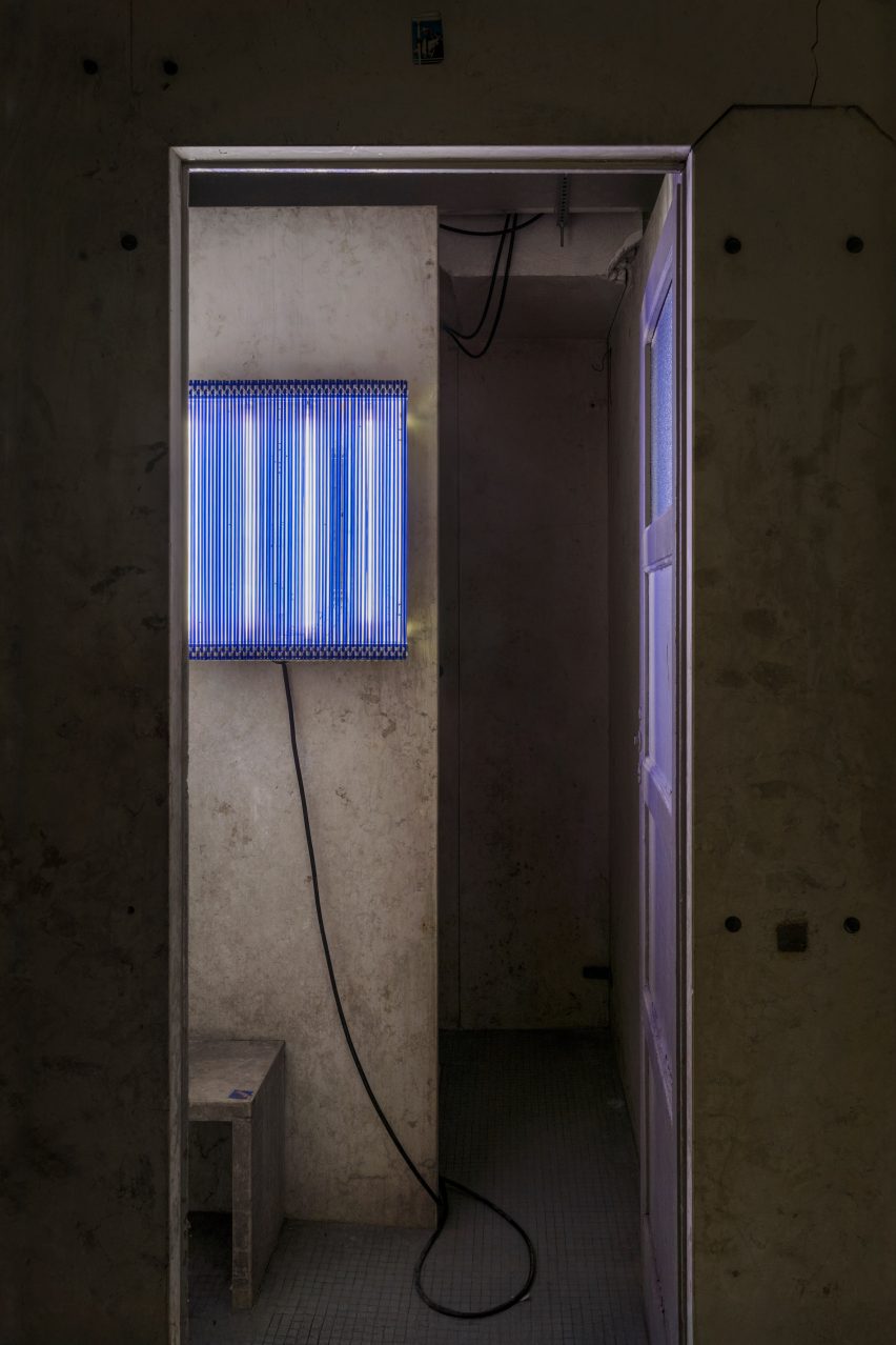 Wall sconce
