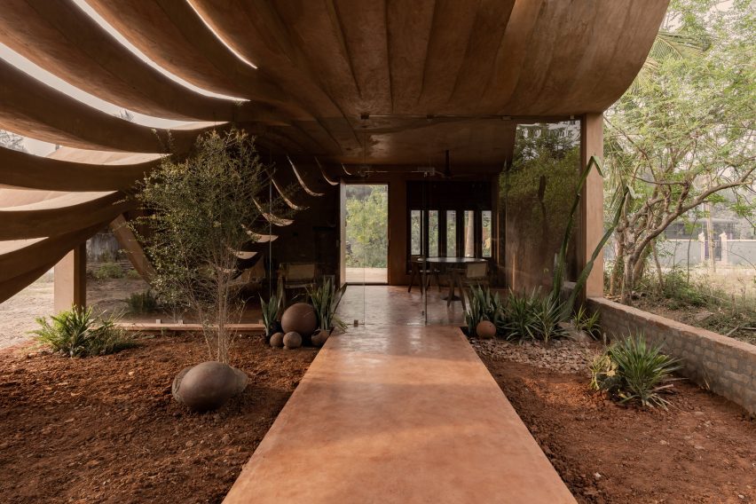 Vaazh House in India by VY Architecture Studio