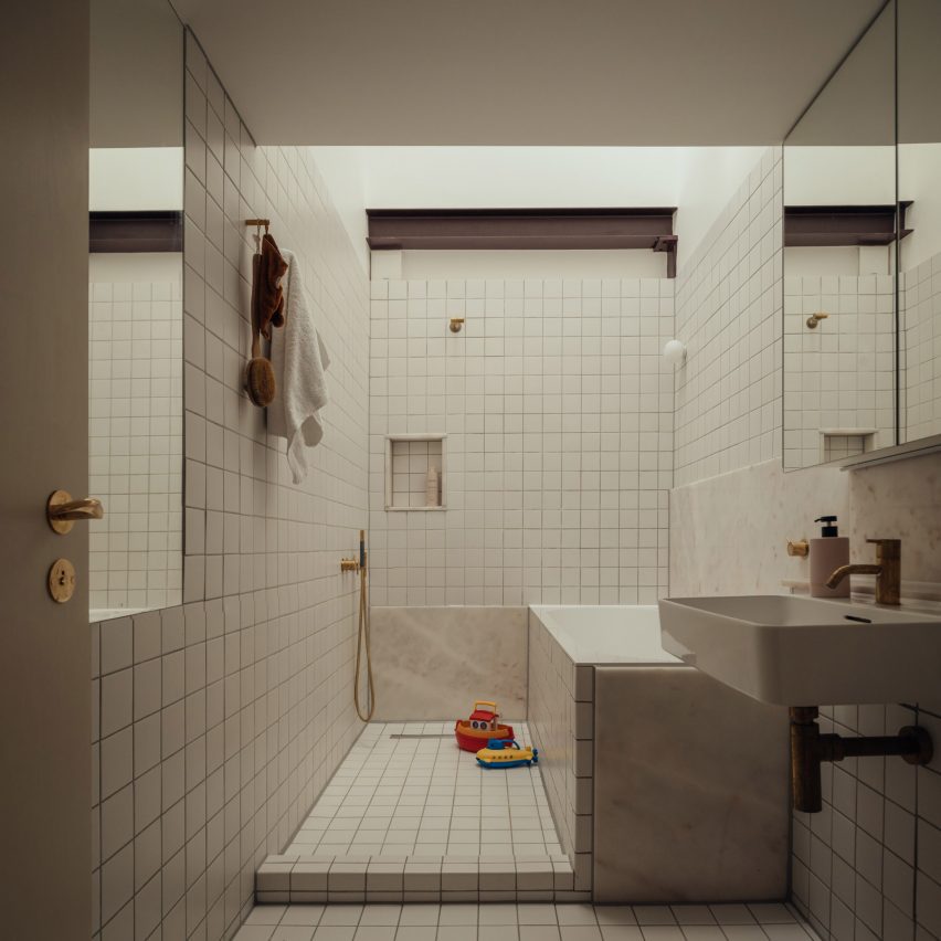 Ray House by Archmongers