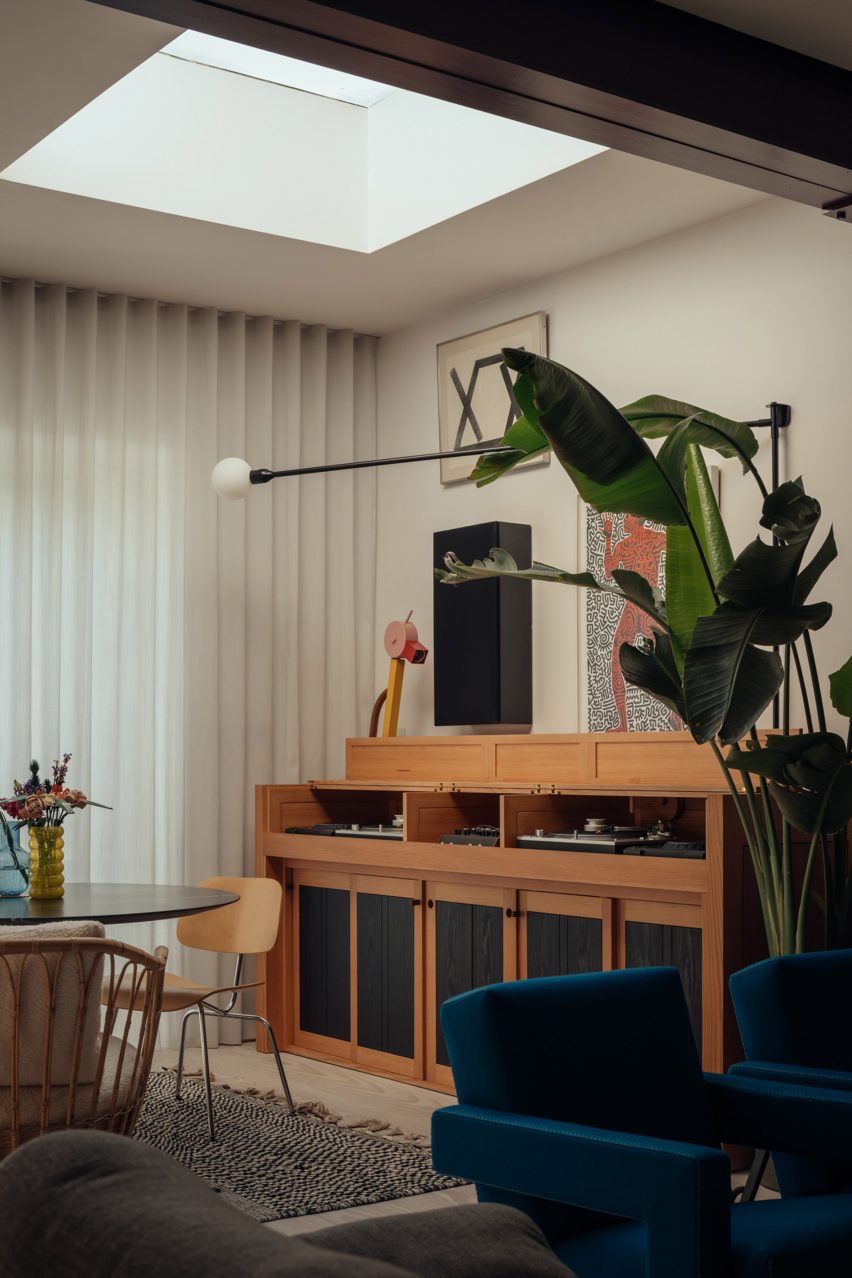 Ray House by Archmongers