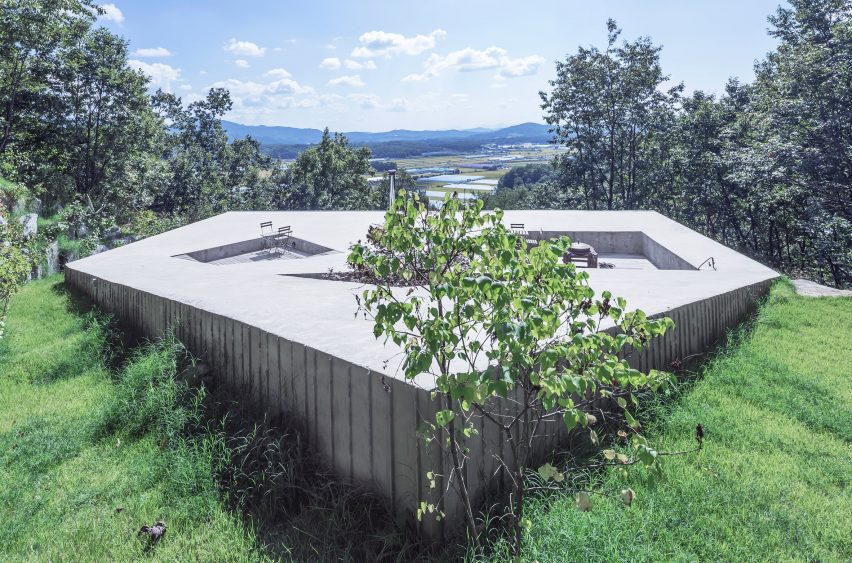 Tilt Roof House by BCHO Architects