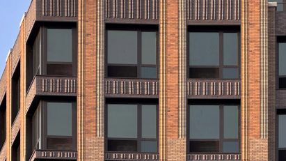 Custom sawtooth brick by Belden Brick creates textured facade for Brooklyn residential tower