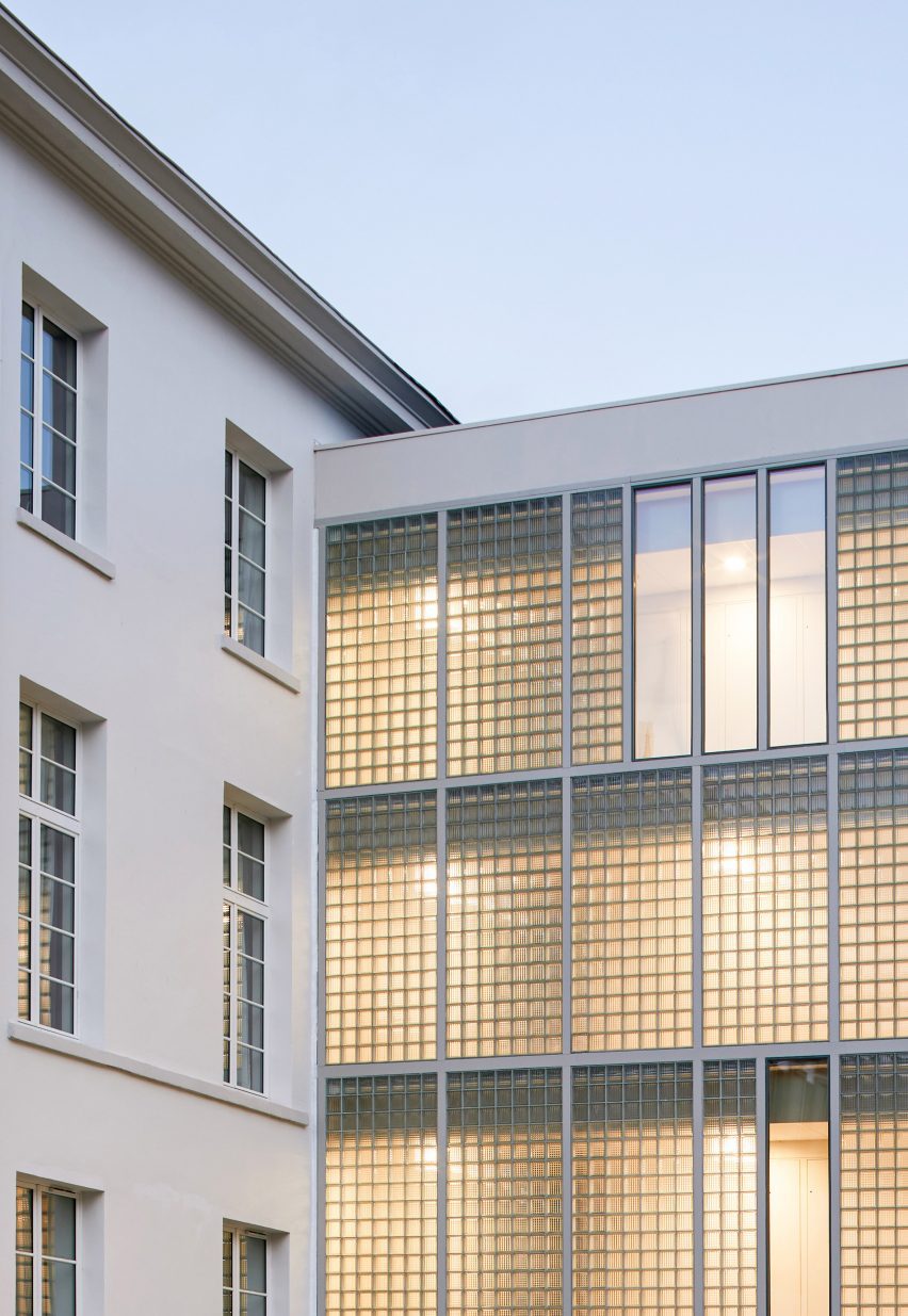 Brest Post Office flat conversion in Brittany by Chatillon Architectes