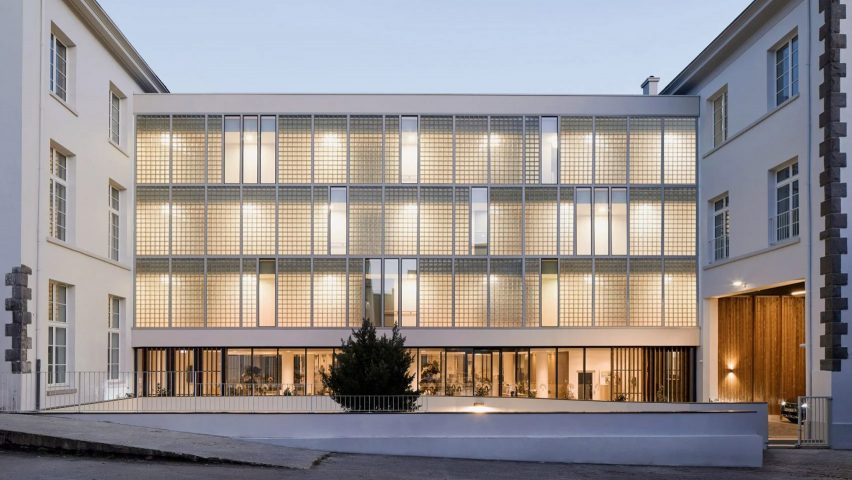 Brest Post Office flat conversion by Chatillon Architectes