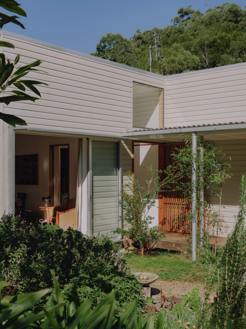 Cooroy House by Henry Bennett and Dan Wilson