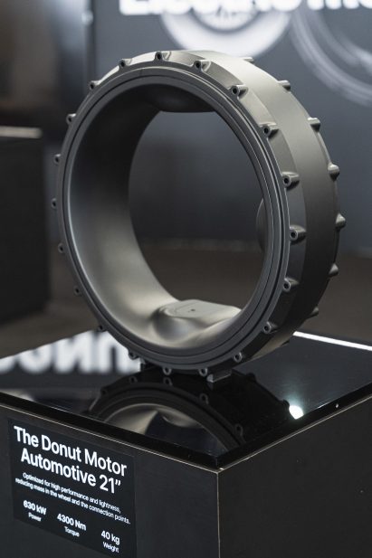 Model of a Donut Motor Automotive 21" on a plinth