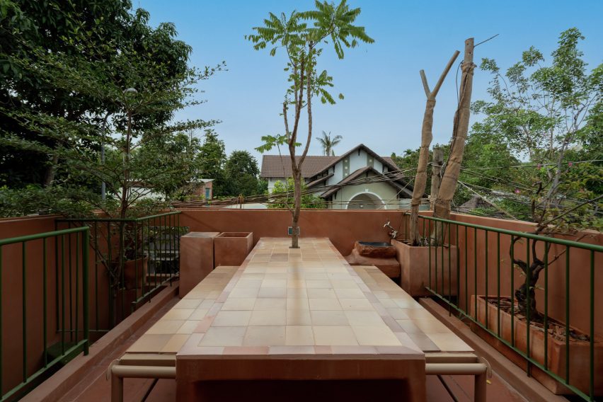 Earthenware House by NAQI & Partners