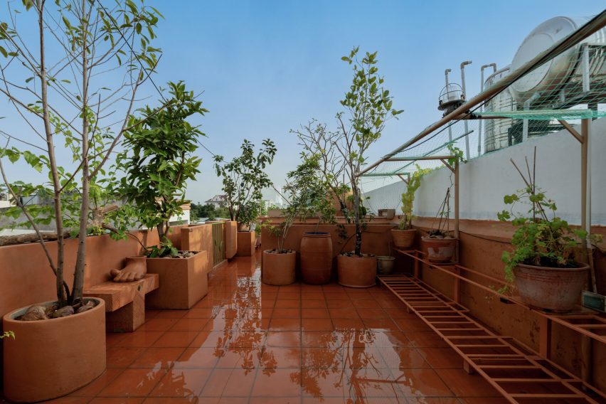 Earthenware House by NAQI & Partners