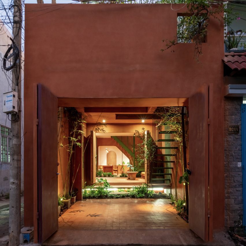 Earthenware House by NAQI & Partners
