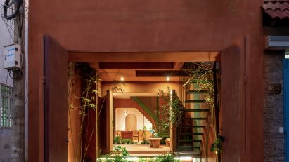 Earthenware House by NAQI & Partners