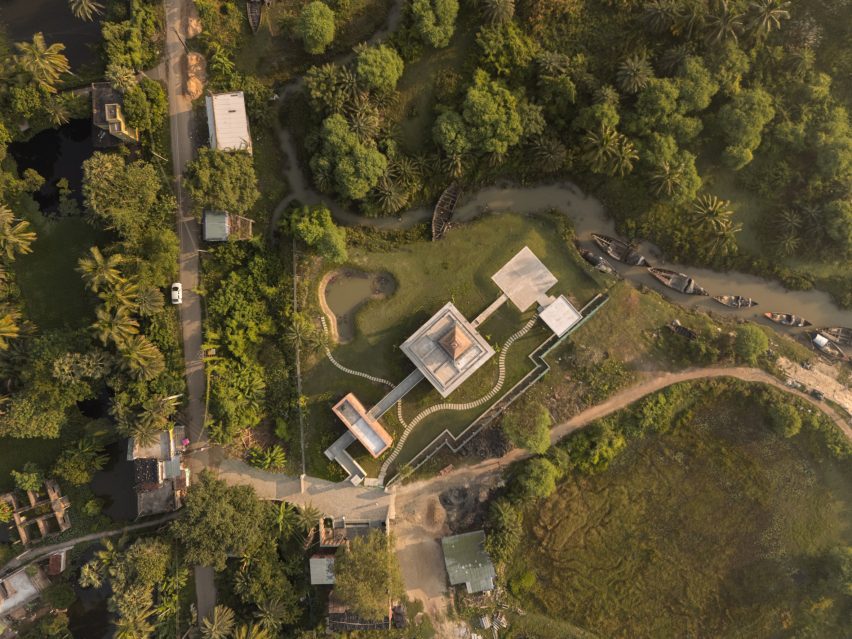 Ganga Leheri Temple by Abin Design Studio