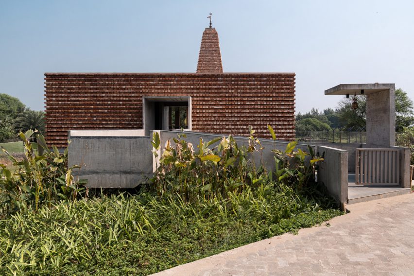 Ganga Leheri Temple by Abin Design Studio
