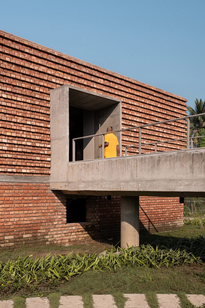 Ganga Leheri Temple by Abin Design Studio