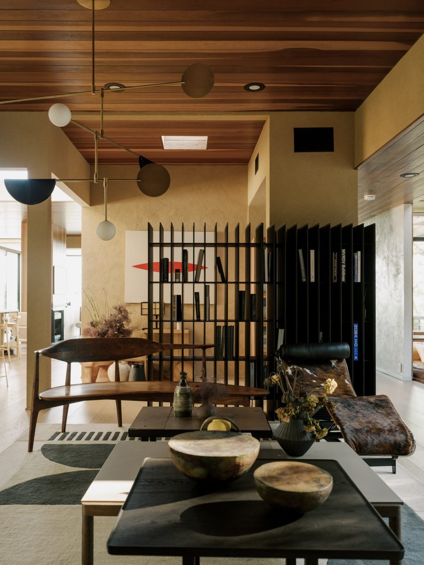 Glass Ridge House by OWIU