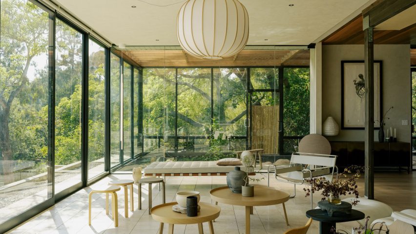 Glass Ridge House by OWIU