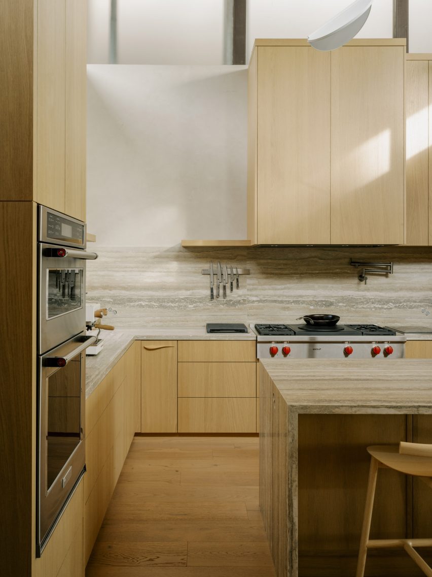 Glass Ridge House by OWIU