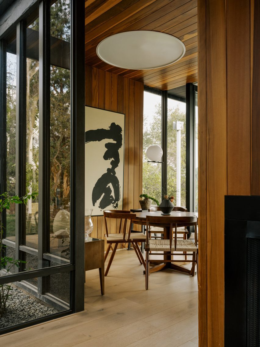 Glass Ridge House by OWIU