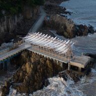 Kinetic seaside pavilion with leaf-like canopy China