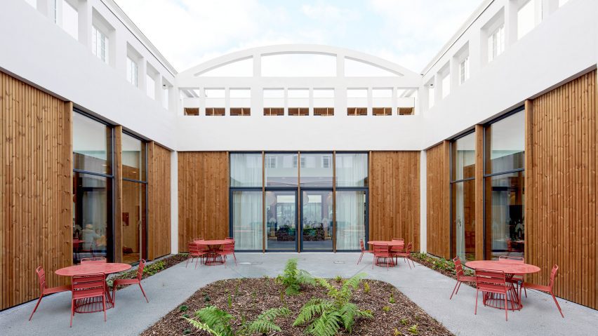 Brest Post Office flat conversion in Brittany by Chatillon Architectes