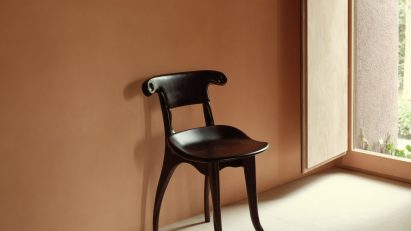 Dark stained version of Antoni Gaudí's Battló Chair by Casa Valle and BD Barcelona