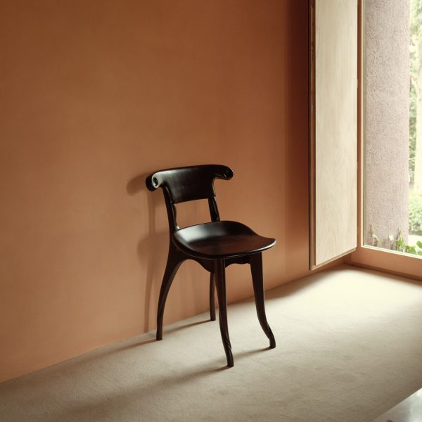 Dark stained version of Antoni Gaudí's Battló Chair by Casa Valle and BD Barcelona