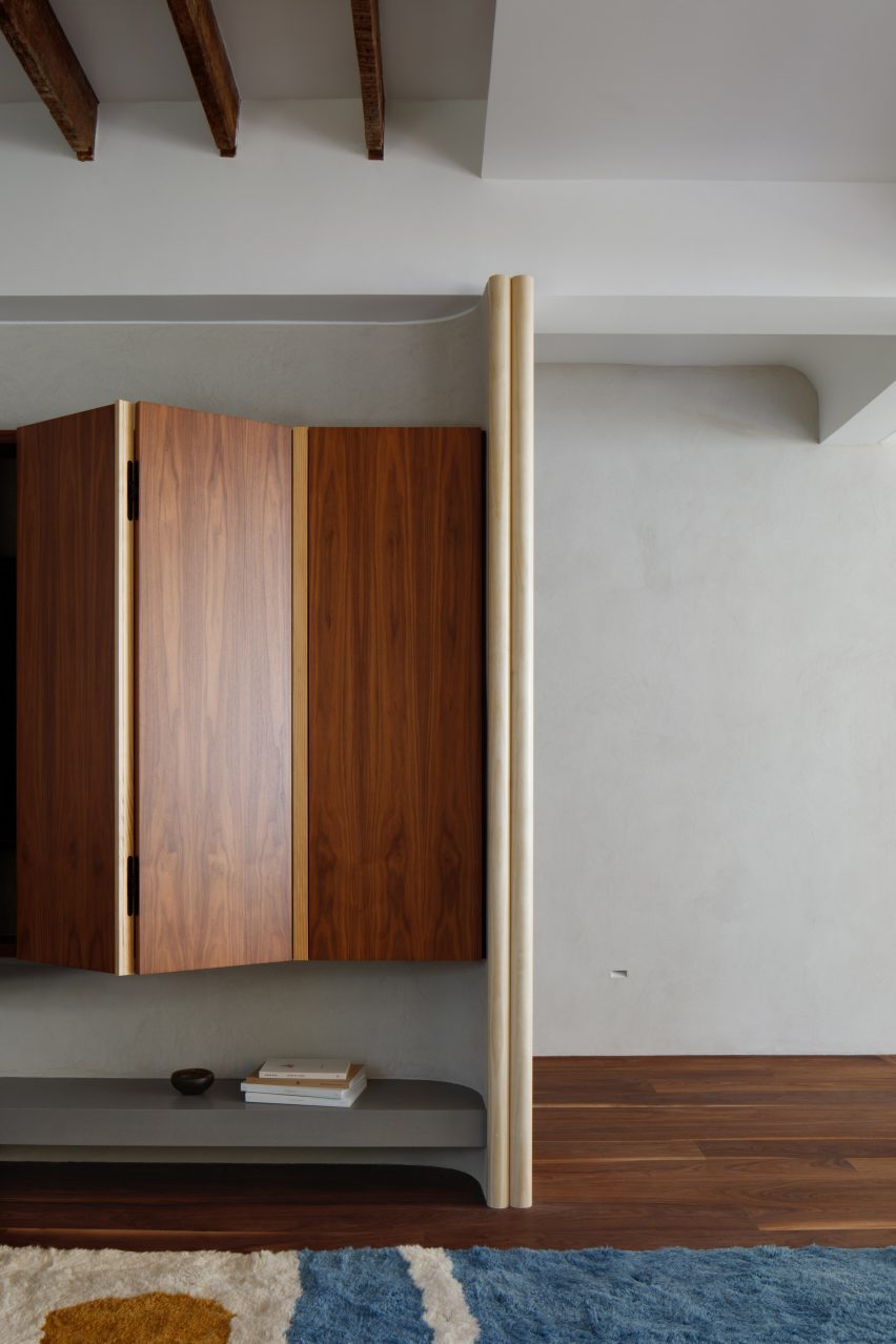 House centered around private meadow in Washington DC by Colleen Healy
