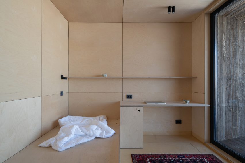 Cabin by Arthur Kariev Architects