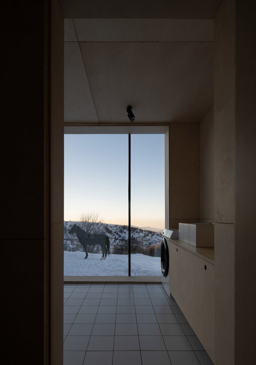 Cabin by Arthur Kariev Architects