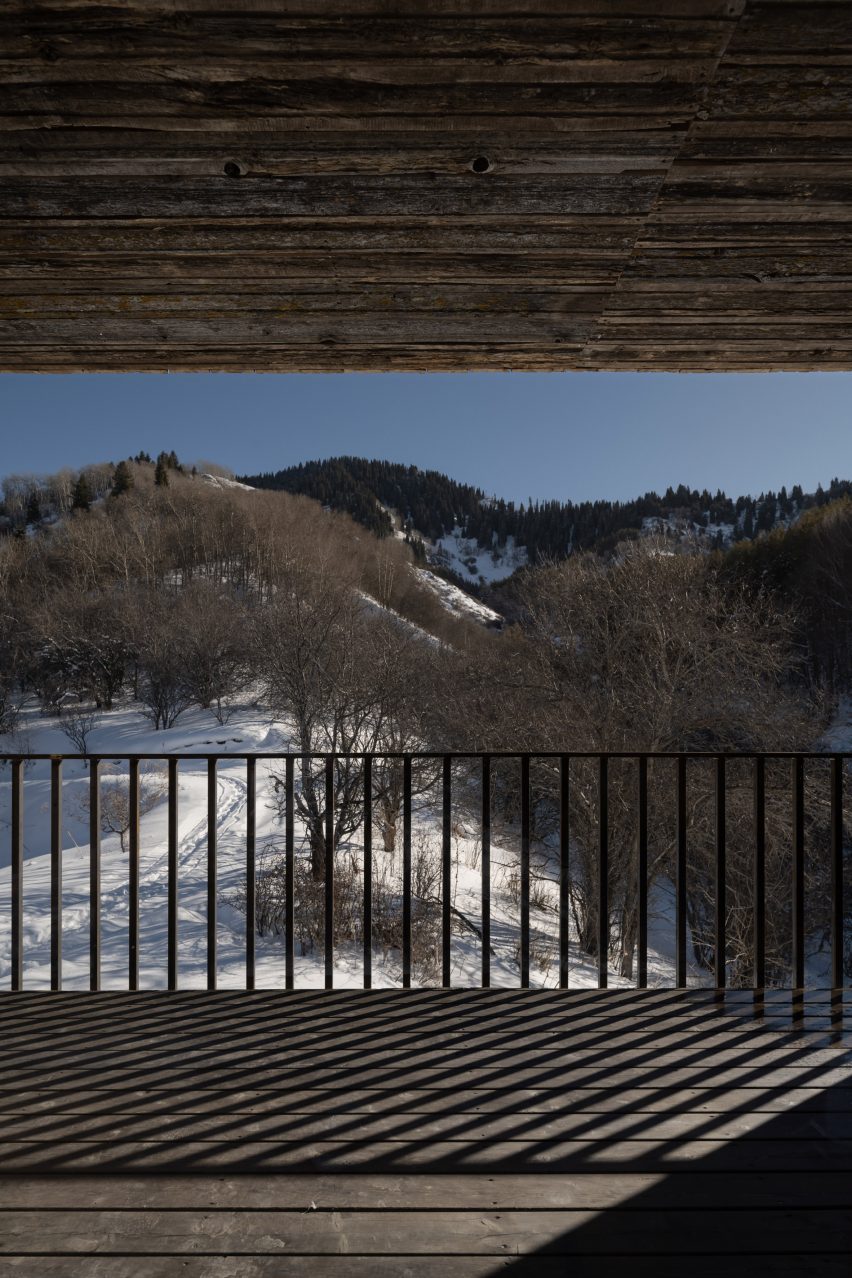 Cabin by Arthur Kariev Architects