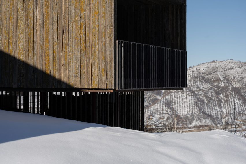 Cabin by Arthur Kariev Architects