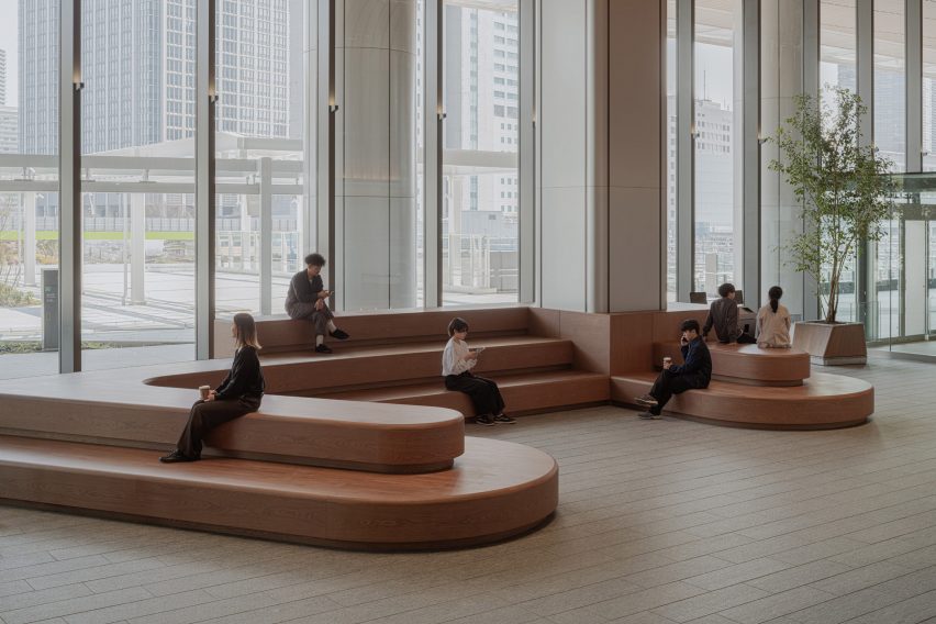 Undulating seating in Blue Bottle Coffee Takanawa Cafe