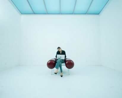 Kouros Maghsoudi hug chair