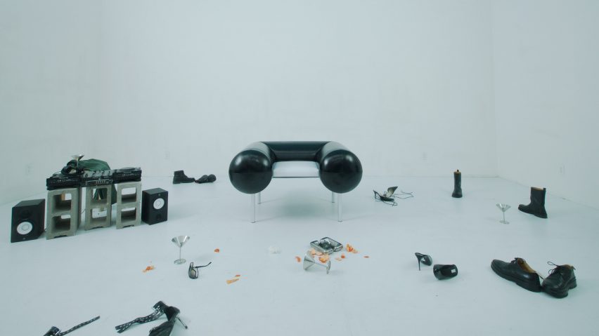 Kouros Maghsoudi hug chair