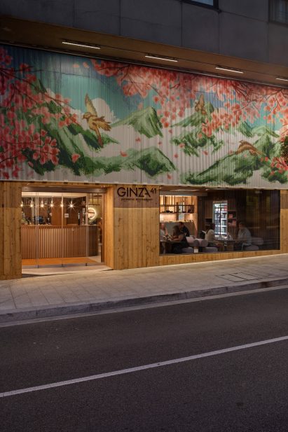 Entrance of Ginza 41 in Andorra la Vella by Kriskadecor