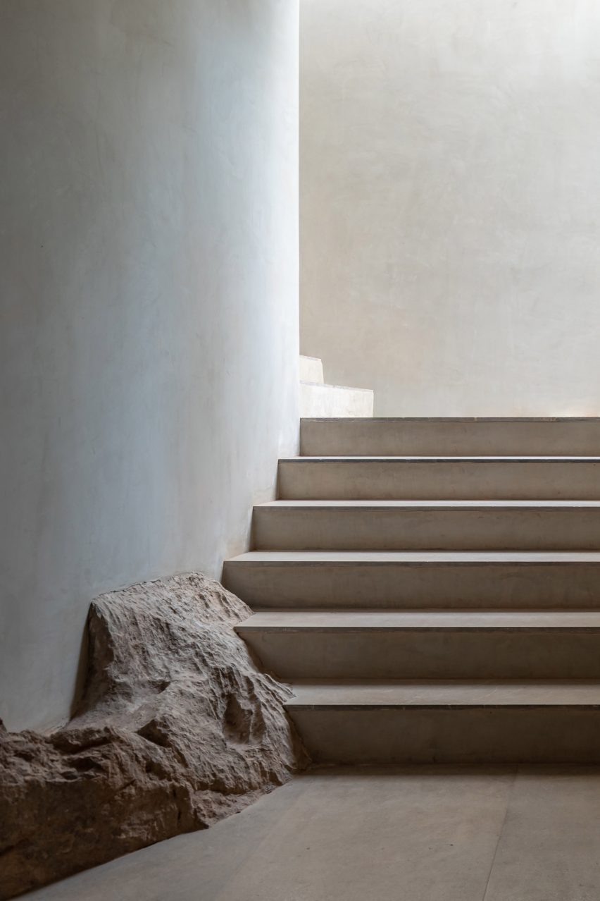 Las Rocas by Ignacio Urquiza and Ana Paula de Alba