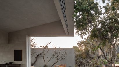 Las Rocas by Ignacio Urquiza and Ana Paula de Alba