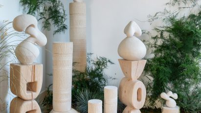 Totem-like ceramics