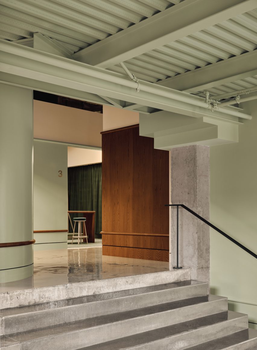 Muni indoor golf club by Ivy Studio