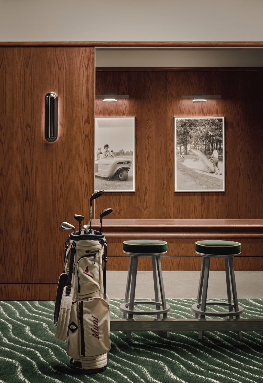 Muni indoor golf club by Ivy Studio